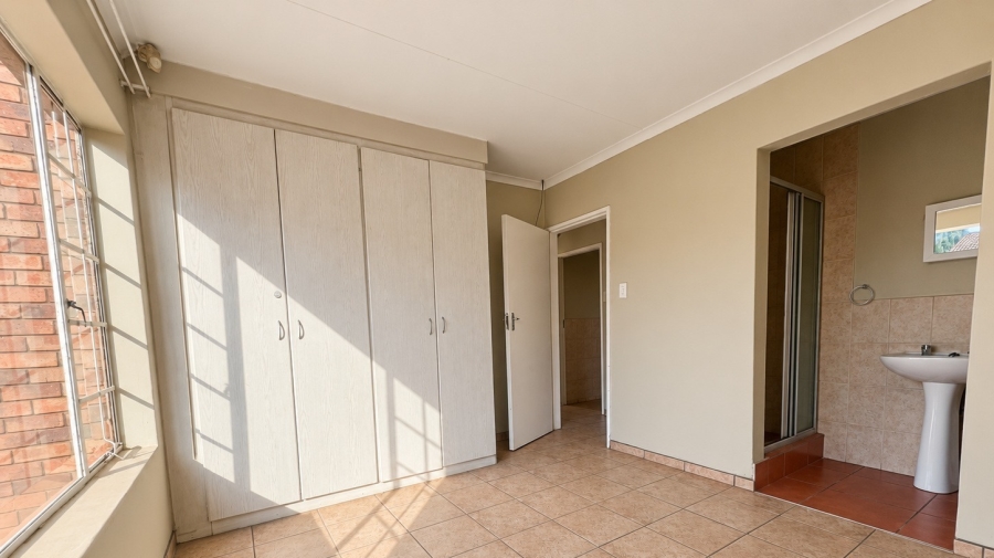 To Let 2 Bedroom Property for Rent in Noordwyk Gauteng