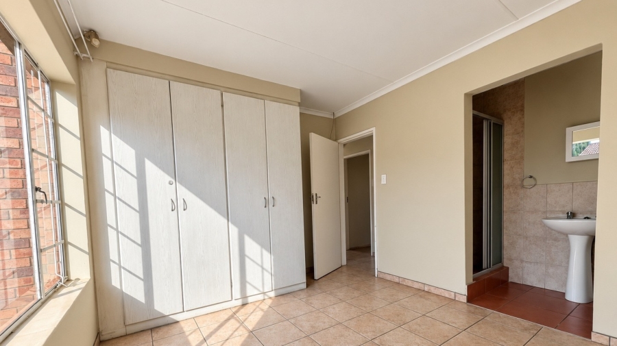 To Let 2 Bedroom Property for Rent in Noordwyk Gauteng