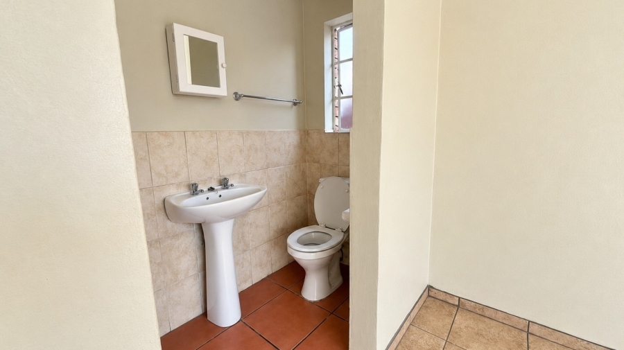 To Let 2 Bedroom Property for Rent in Noordwyk Gauteng