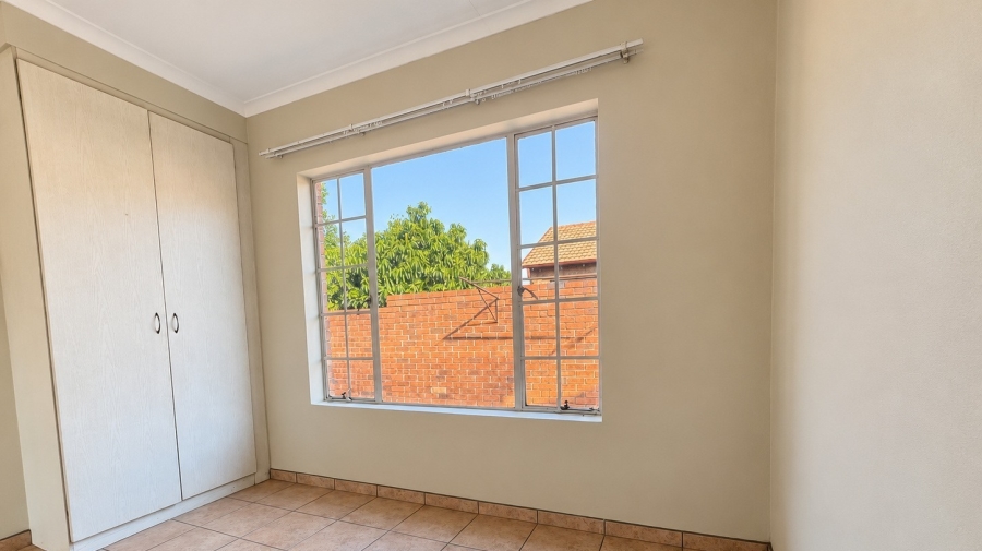 To Let 2 Bedroom Property for Rent in Noordwyk Gauteng