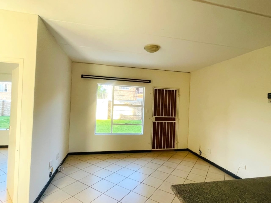 To Let 2 Bedroom Property for Rent in Honeypark Gauteng
