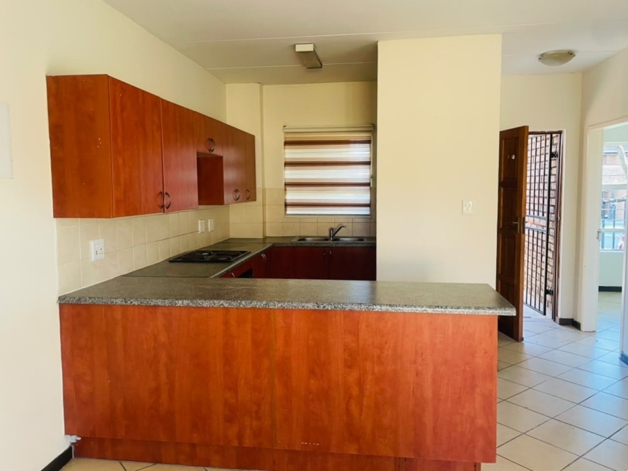 To Let 2 Bedroom Property for Rent in Honeypark Gauteng
