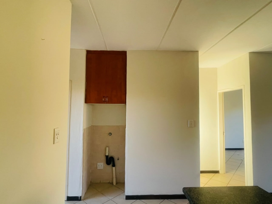 To Let 2 Bedroom Property for Rent in Honeypark Gauteng