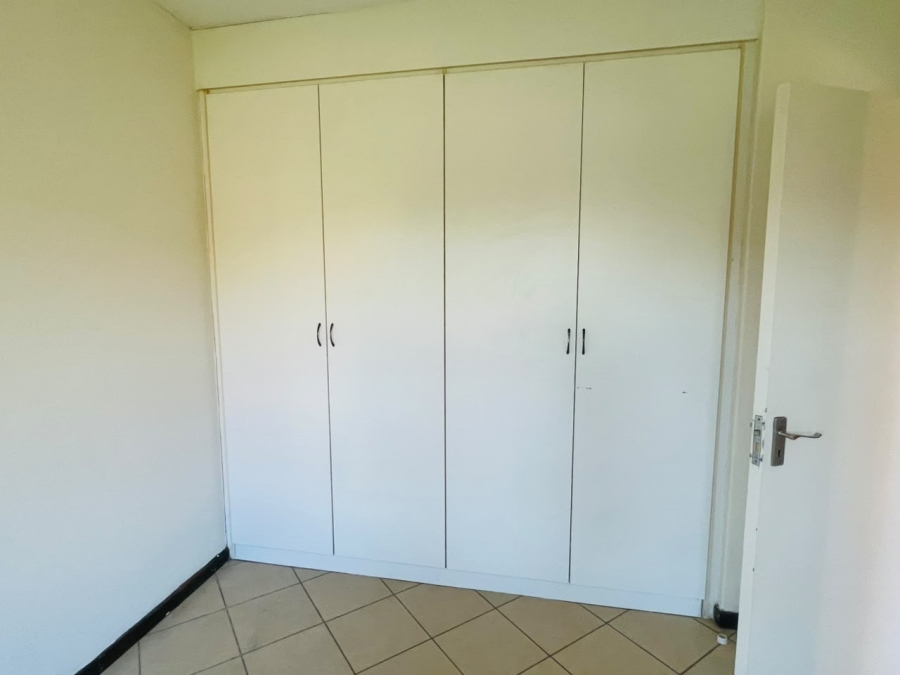 To Let 2 Bedroom Property for Rent in Honeypark Gauteng