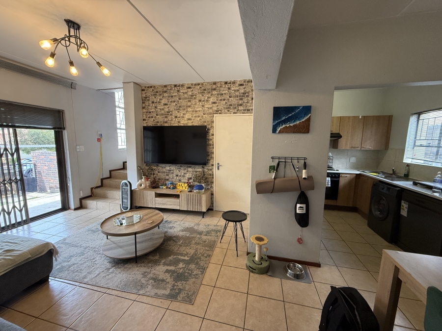 To Let 2 Bedroom Property for Rent in Sugar Bush Estate Gauteng
