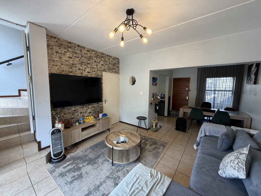 To Let 2 Bedroom Property for Rent in Sugar Bush Estate Gauteng