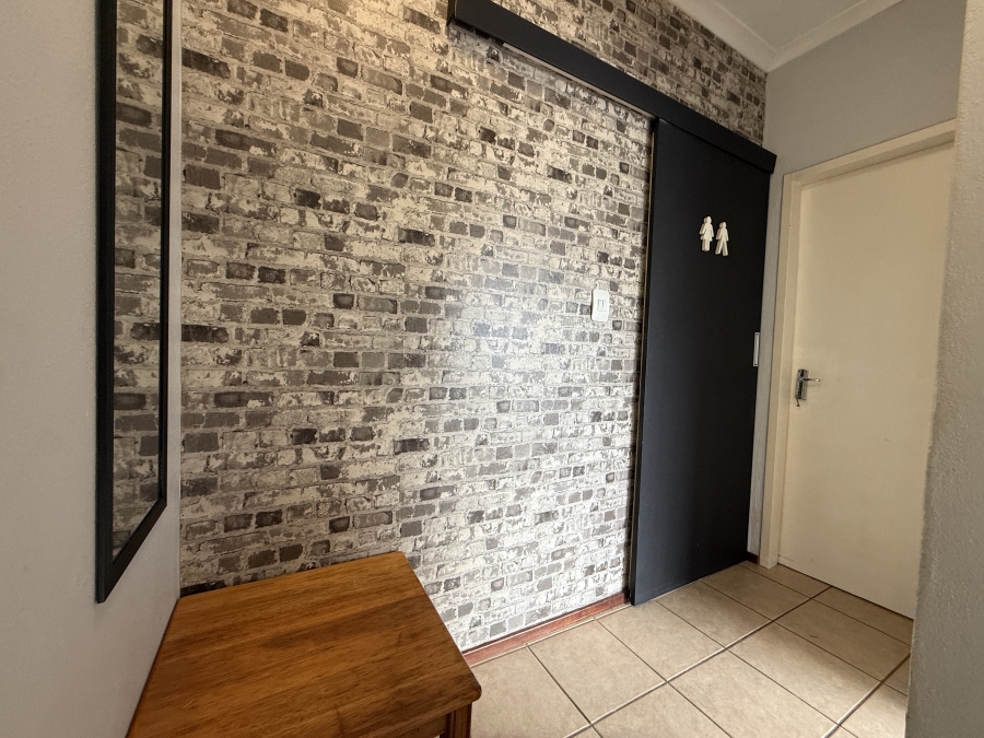 To Let 2 Bedroom Property for Rent in Sugar Bush Estate Gauteng