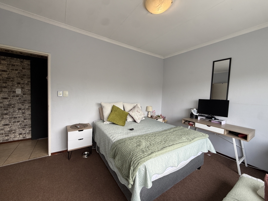 To Let 2 Bedroom Property for Rent in Sugar Bush Estate Gauteng