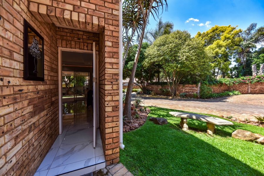 2 Bedroom Property for Sale in Wapadrand Gauteng