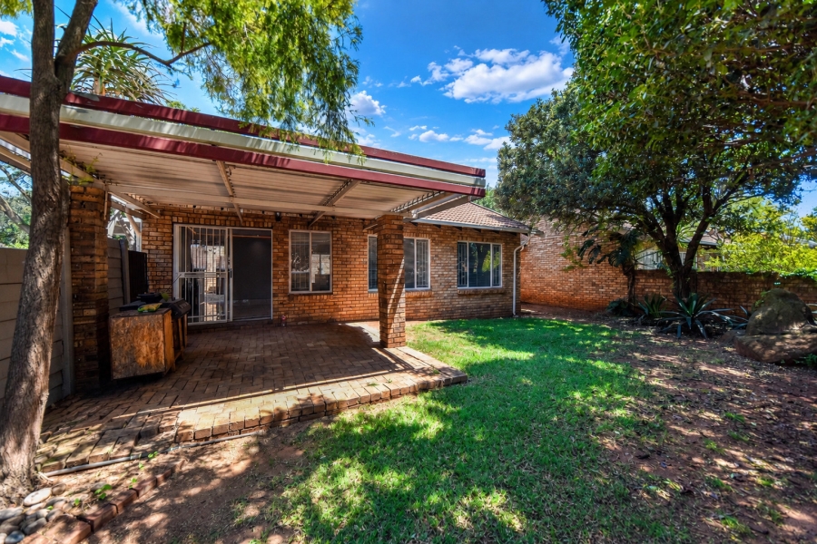2 Bedroom Property for Sale in Wapadrand Gauteng