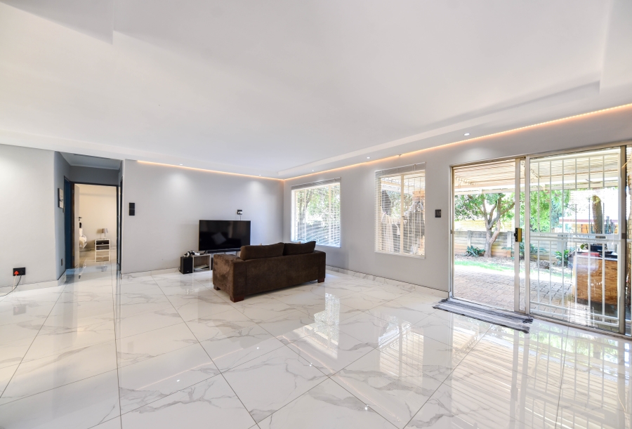 2 Bedroom Property for Sale in Wapadrand Gauteng