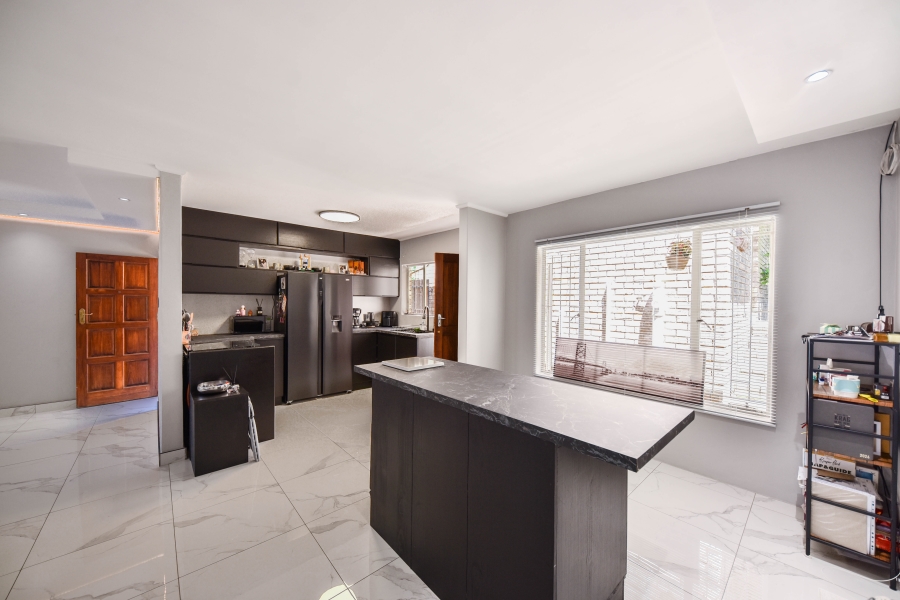 2 Bedroom Property for Sale in Wapadrand Gauteng