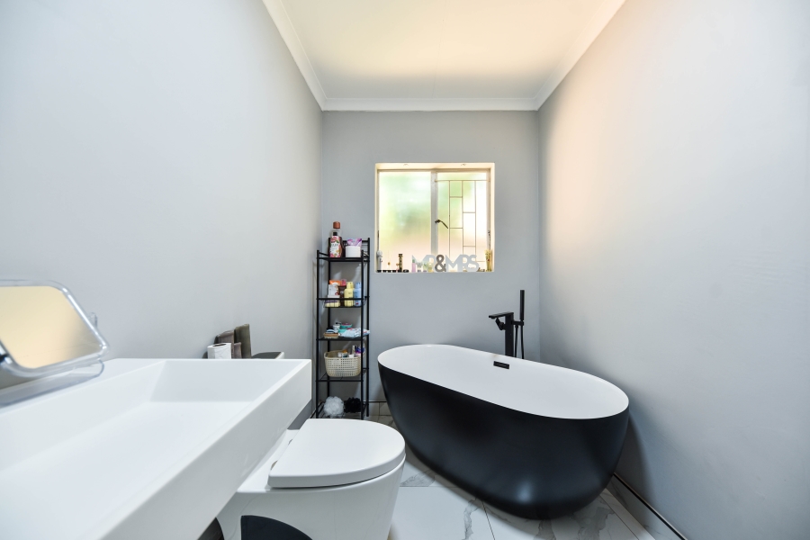 2 Bedroom Property for Sale in Wapadrand Gauteng