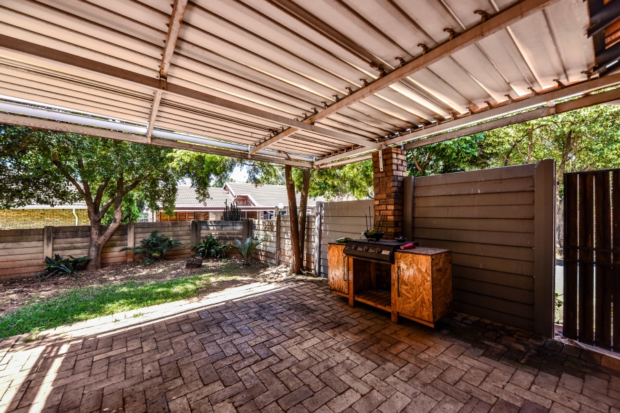 2 Bedroom Property for Sale in Wapadrand Gauteng