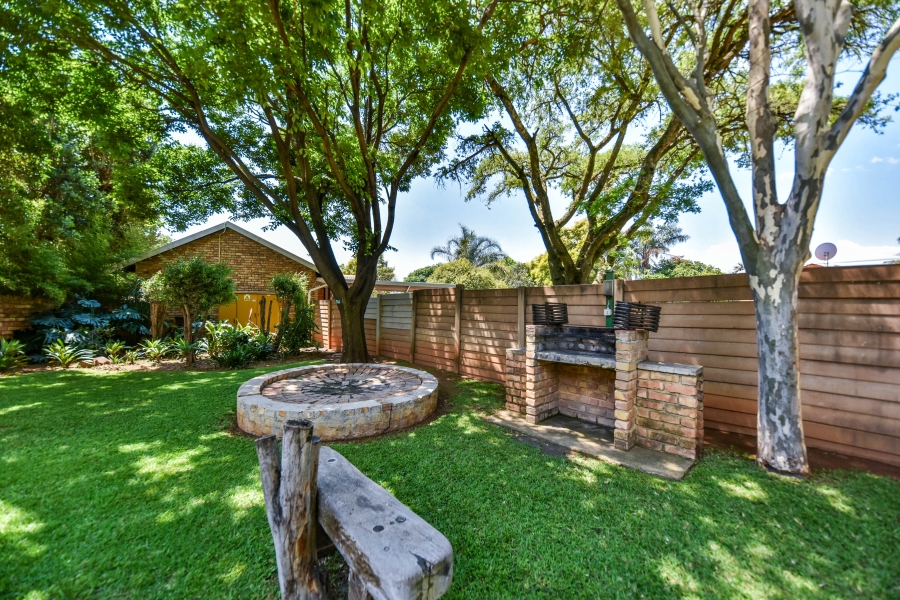 2 Bedroom Property for Sale in Wapadrand Gauteng