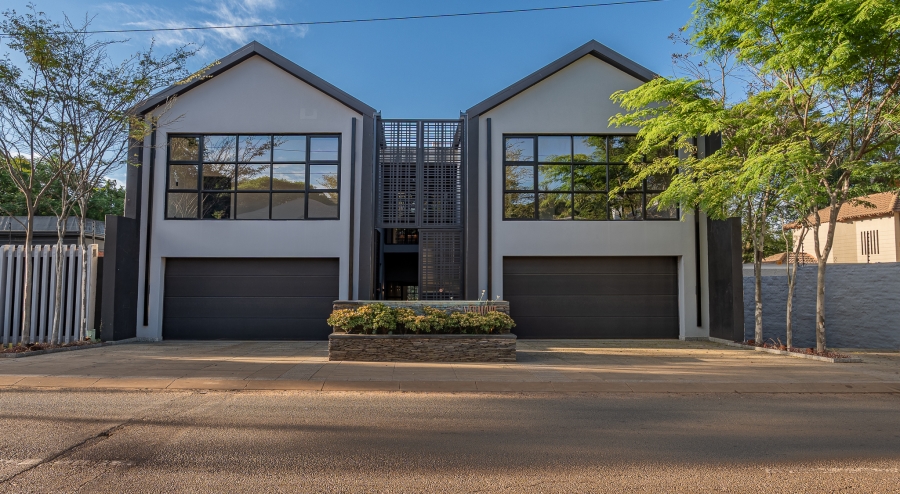 6 Bedroom Property for Sale in Waterkloof Gauteng