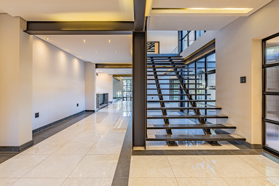 6 Bedroom Property for Sale in Waterkloof Gauteng