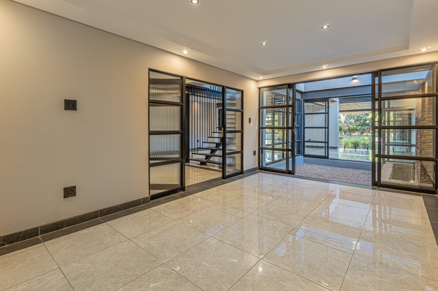 6 Bedroom Property for Sale in Waterkloof Gauteng