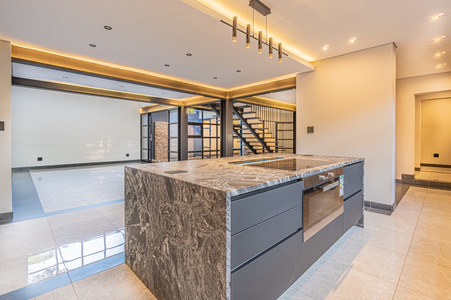 6 Bedroom Property for Sale in Waterkloof Gauteng