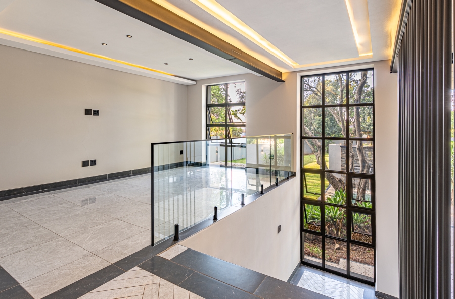 6 Bedroom Property for Sale in Waterkloof Gauteng