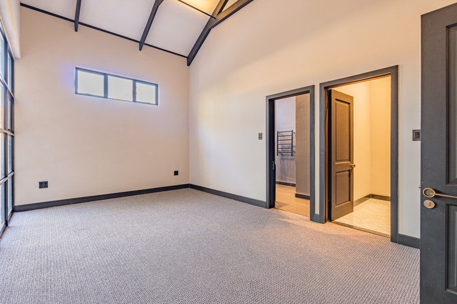 6 Bedroom Property for Sale in Waterkloof Gauteng
