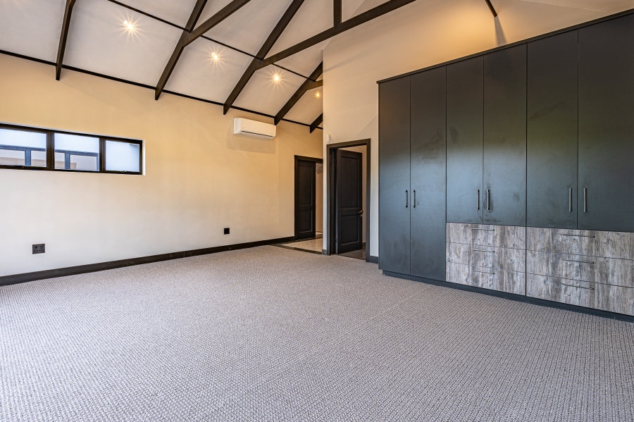 6 Bedroom Property for Sale in Waterkloof Gauteng
