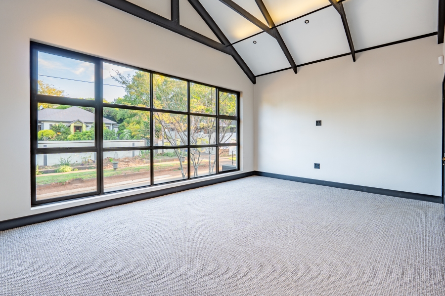 6 Bedroom Property for Sale in Waterkloof Gauteng