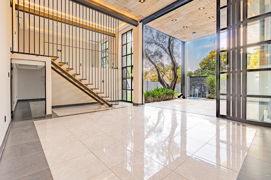 6 Bedroom Property for Sale in Waterkloof Gauteng