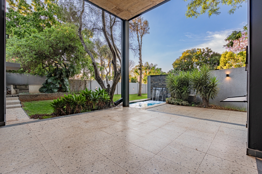 6 Bedroom Property for Sale in Waterkloof Gauteng