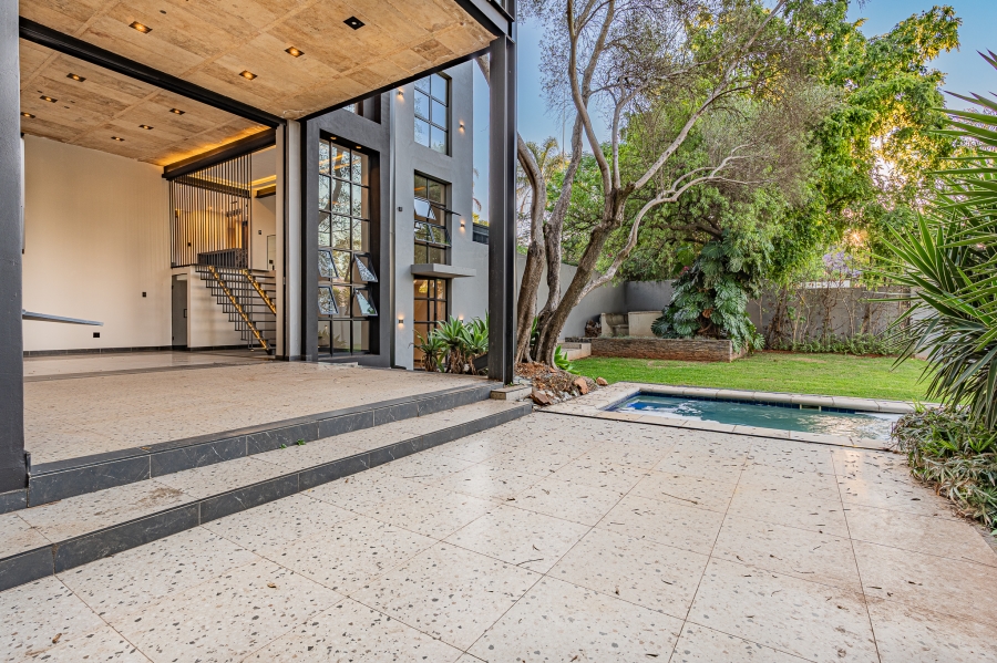 6 Bedroom Property for Sale in Waterkloof Gauteng