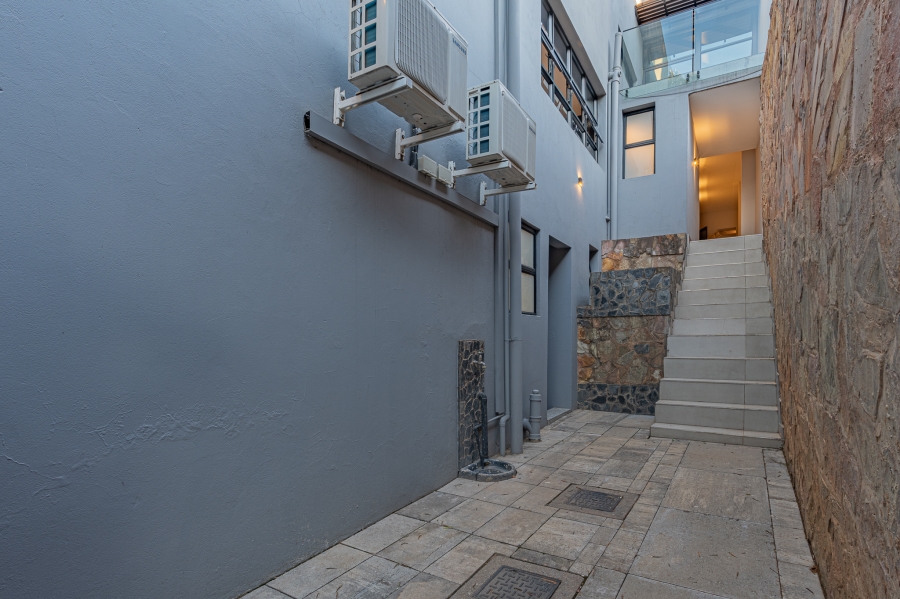 6 Bedroom Property for Sale in Waterkloof Gauteng