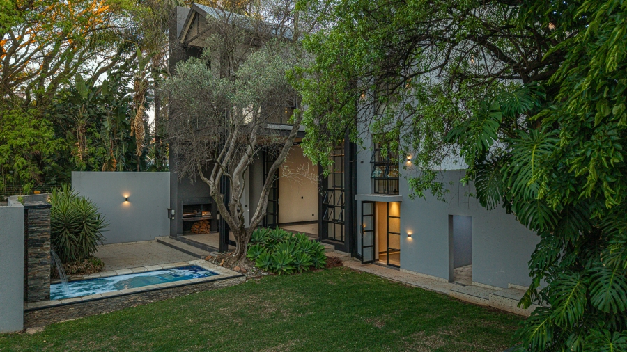 6 Bedroom Property for Sale in Waterkloof Gauteng