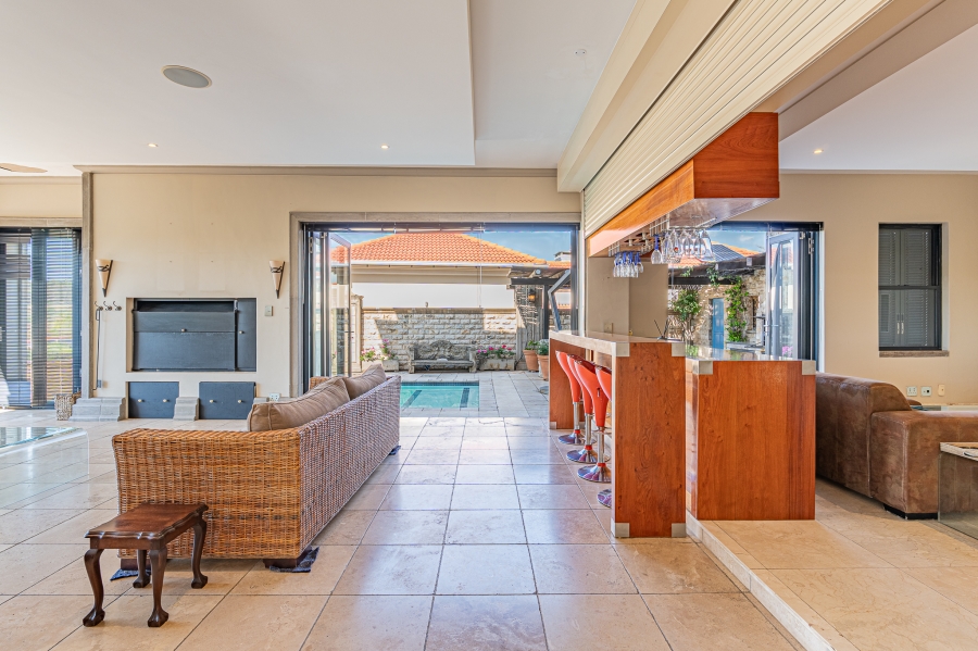6 Bedroom Property for Sale in Waterkloof Ridge Gauteng