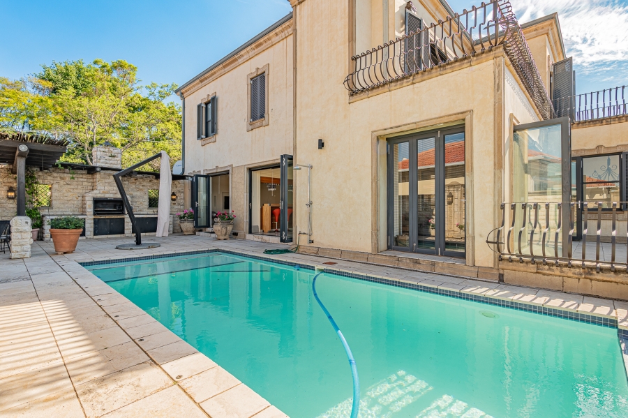 6 Bedroom Property for Sale in Waterkloof Ridge Gauteng