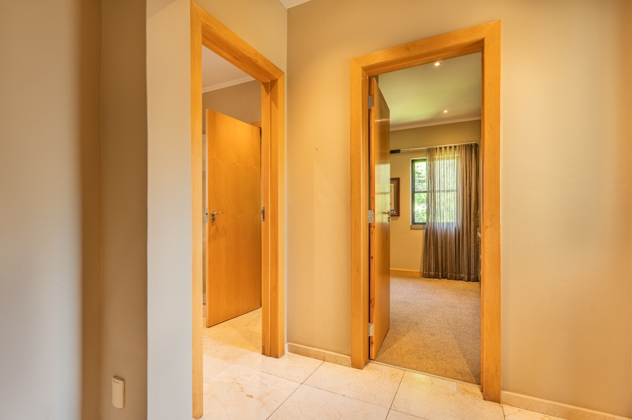 6 Bedroom Property for Sale in Waterkloof Ridge Gauteng