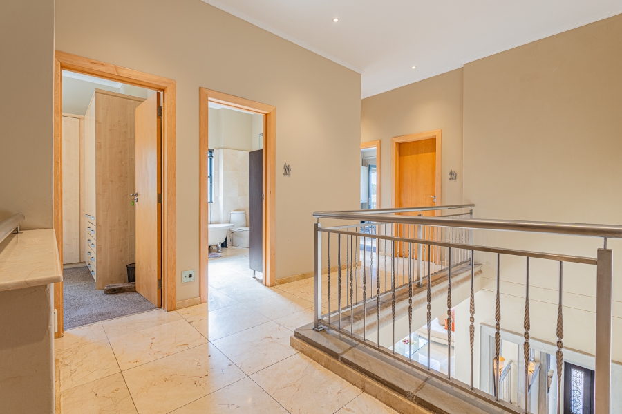 6 Bedroom Property for Sale in Waterkloof Ridge Gauteng