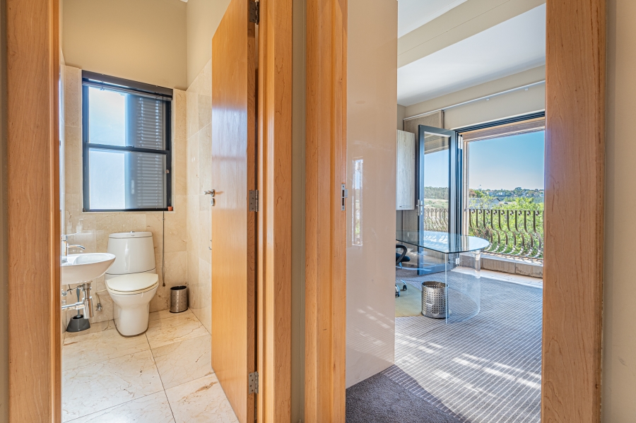 6 Bedroom Property for Sale in Waterkloof Ridge Gauteng