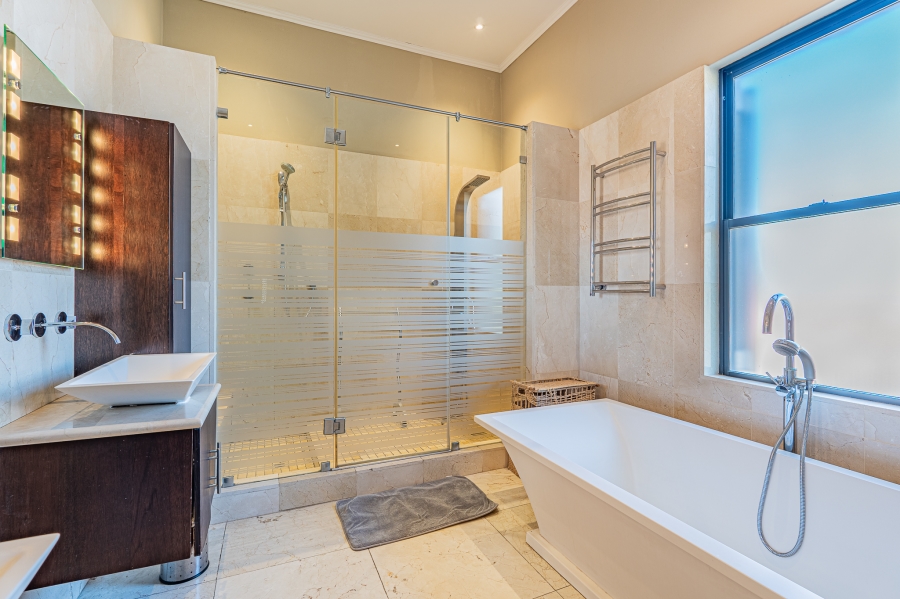 6 Bedroom Property for Sale in Waterkloof Ridge Gauteng
