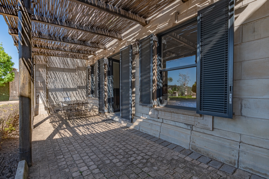 6 Bedroom Property for Sale in Waterkloof Ridge Gauteng