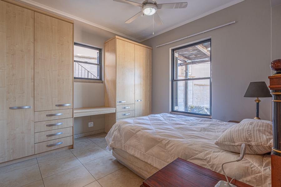 6 Bedroom Property for Sale in Waterkloof Ridge Gauteng
