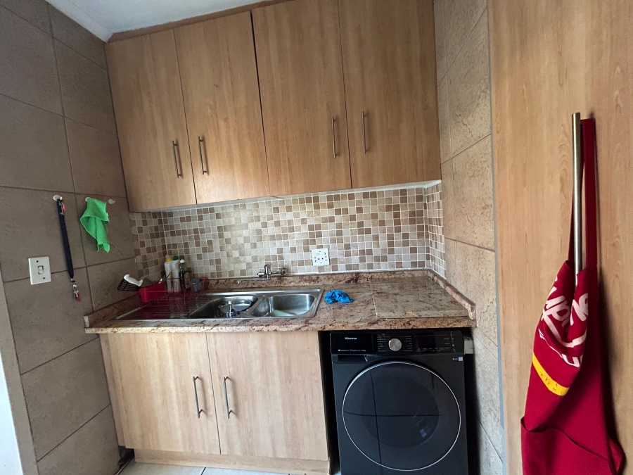 To Let 3 Bedroom Property for Rent in Morningside Manor Gauteng