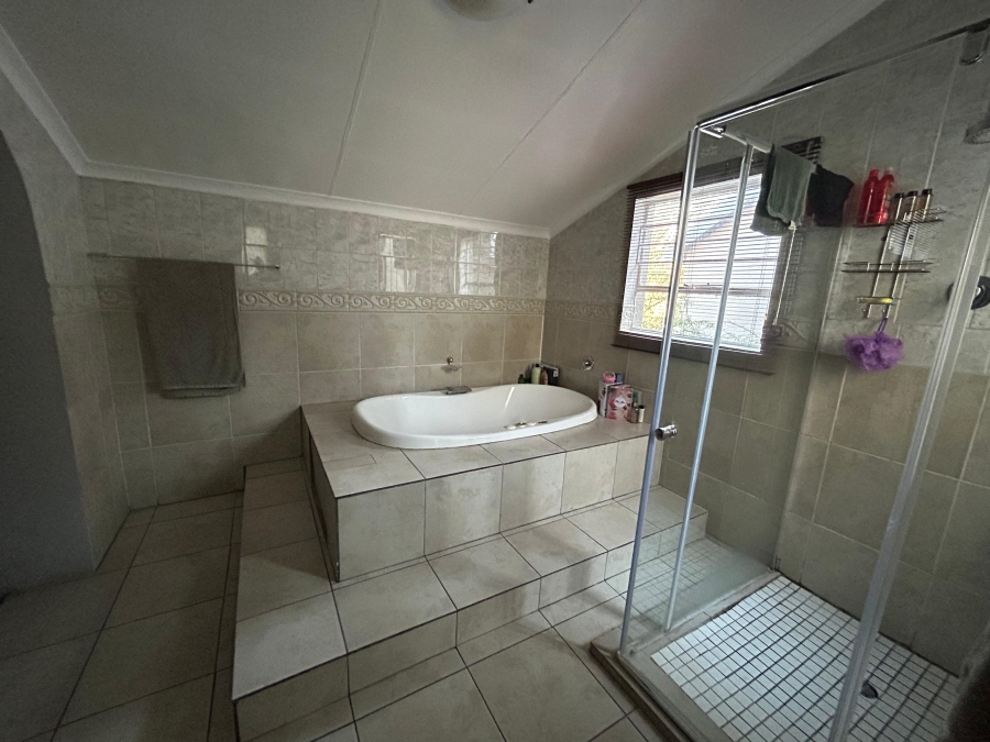 To Let 3 Bedroom Property for Rent in Morningside Manor Gauteng