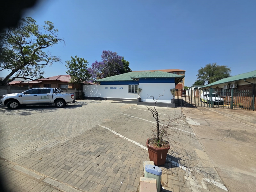 To Let Commercial Property for Rent in Les Marais Gauteng