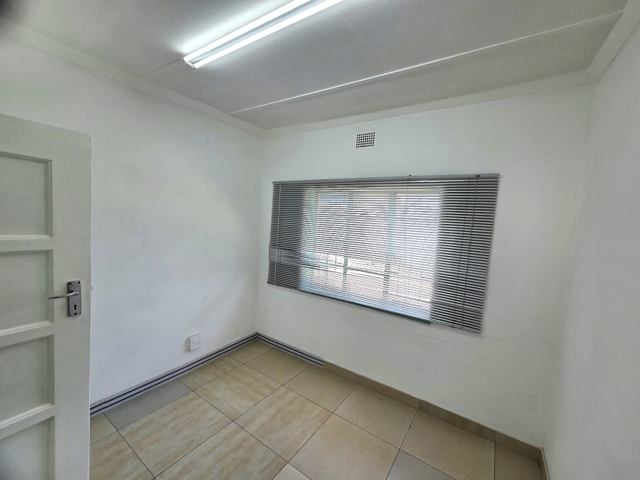 To Let Commercial Property for Rent in Les Marais Gauteng