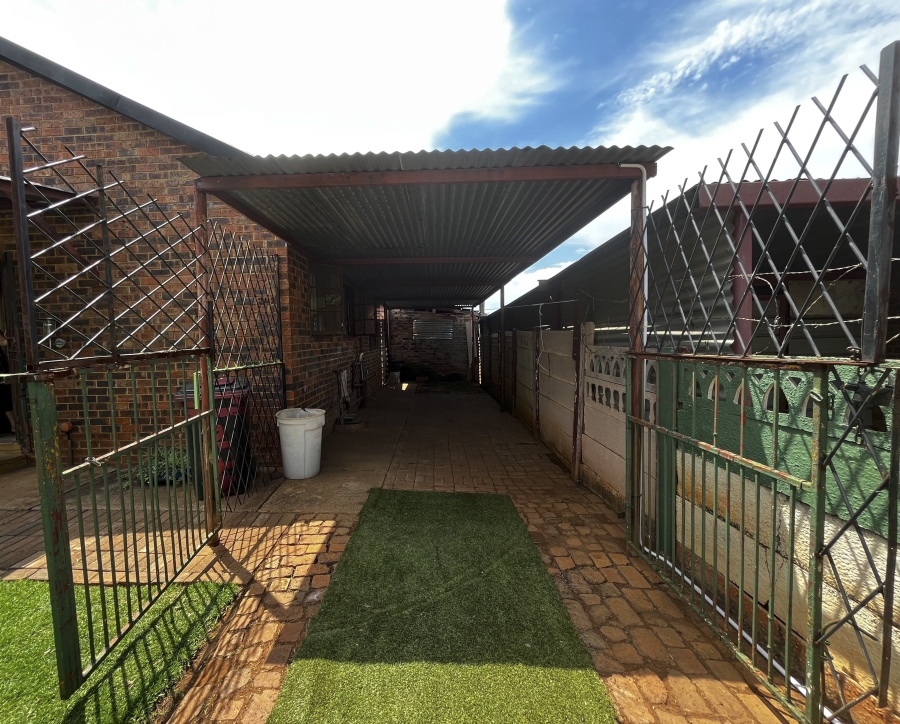 2 Bedroom Property for Sale in Elandspoort Gauteng
