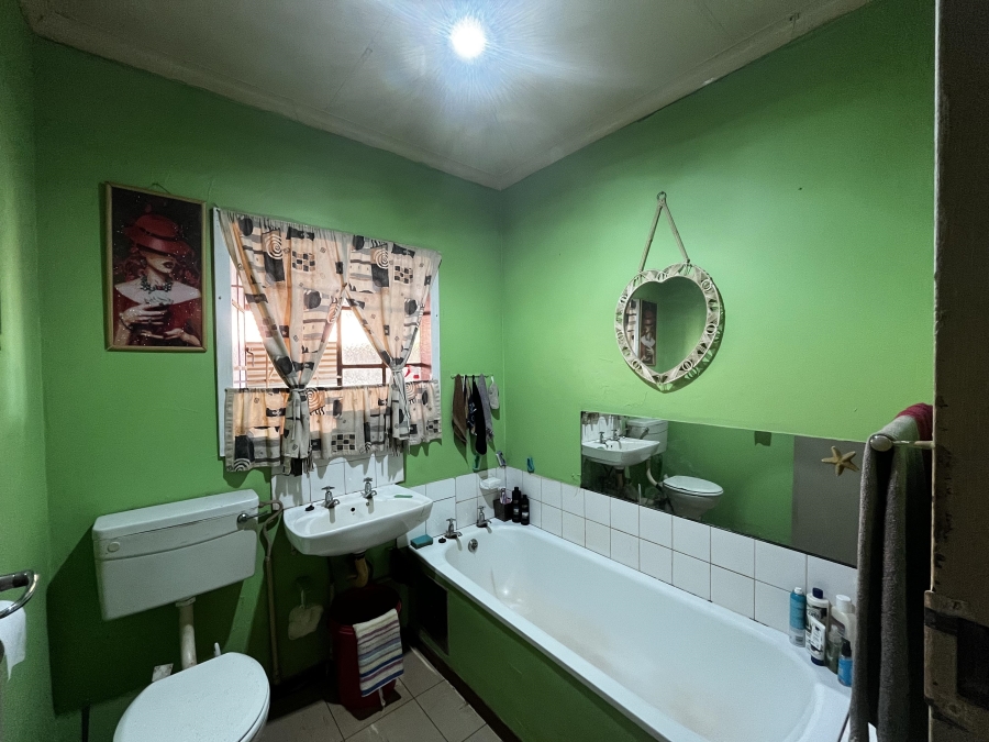 2 Bedroom Property for Sale in Elandspoort Gauteng