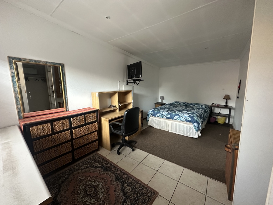To Let 2 Bedroom Property for Rent in Mondeor Gauteng