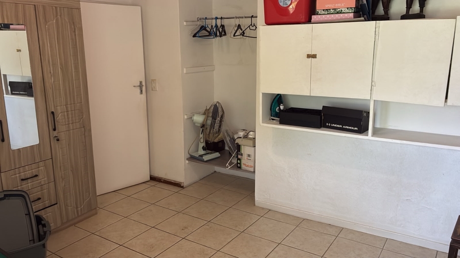 To Let 2 Bedroom Property for Rent in Mondeor Gauteng