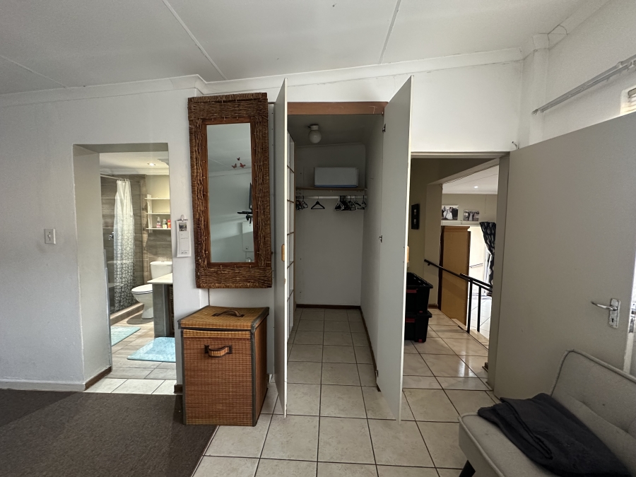 To Let 2 Bedroom Property for Rent in Mondeor Gauteng
