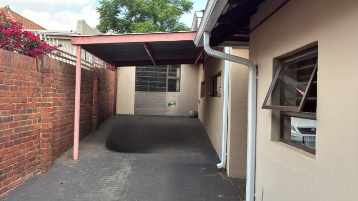 To Let 2 Bedroom Property for Rent in Mondeor Gauteng
